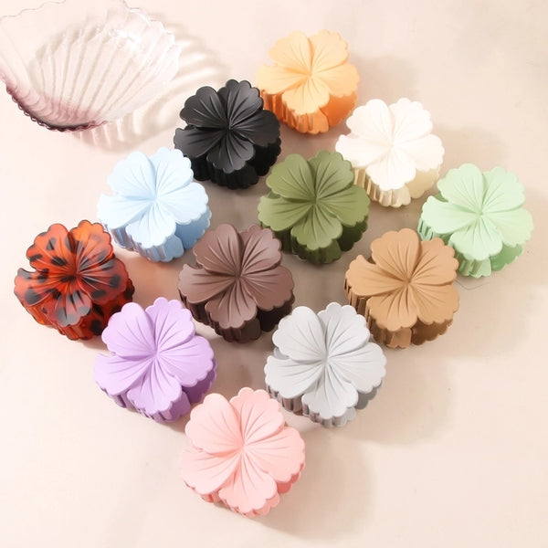 Women's Sweet Flower Plastic Stoving Varnish Hair Claws