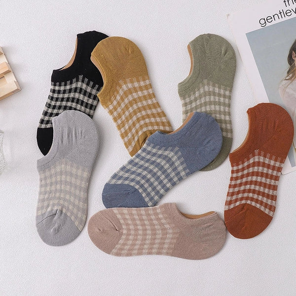 Women's Sweet Plaid Cotton Crew Socks A Pair