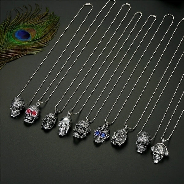 Exaggerated Retro Diamond-studded Skull Pendant Necklace