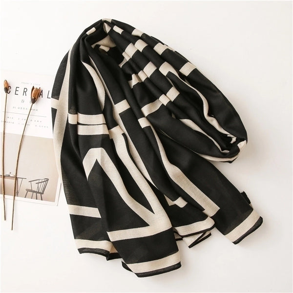 Hot Selling Fashion Geometric Scarf Silk Scarf Wholesale