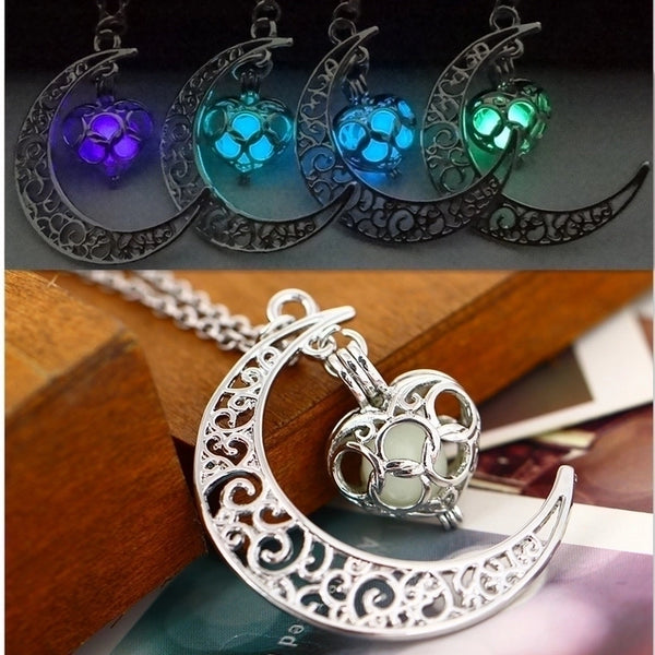 Hot Selling Hollow Moon Heart-shaped Luminous Christmas Alloy Clavicle Chain