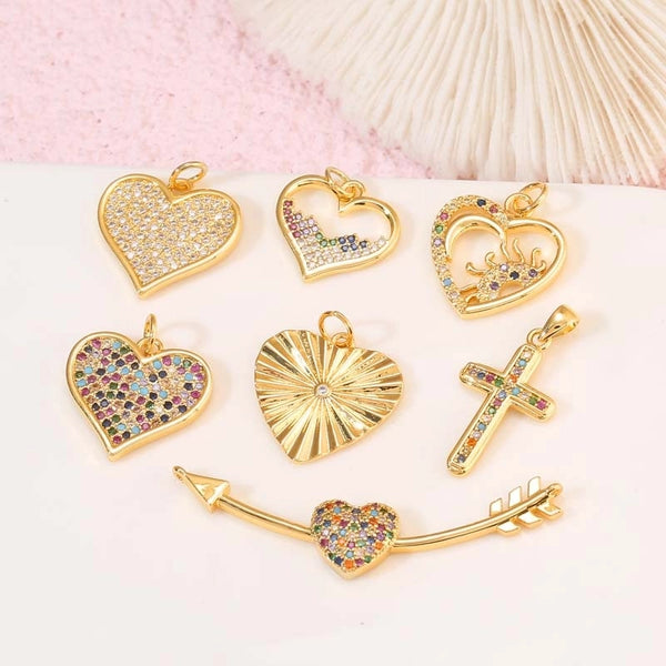 Style New 14K Gold Cut Surface Refraction Color Zircon Heart-Shaped Pendant   Pendant Wholesale