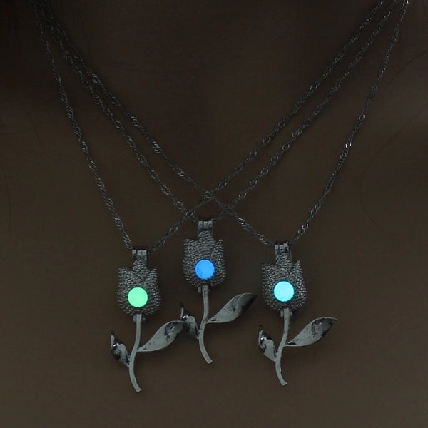 Wholesale Jewelry Luminous Hollow Snowflake Pendant Necklace