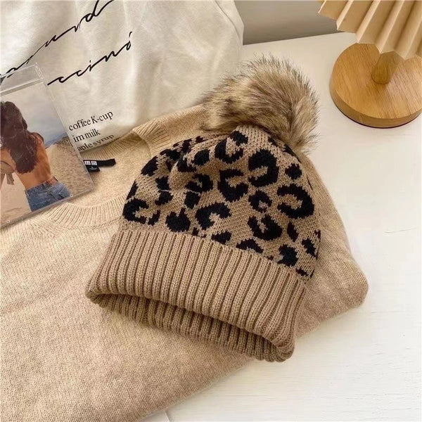 Women's Streetwear Letter Hollow Out Eaveless Wool Cap